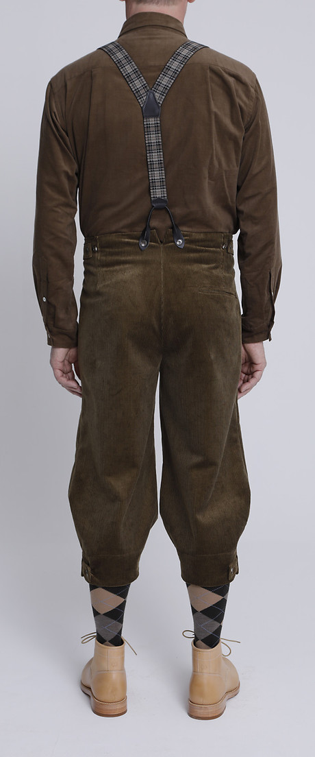 Die Knickerbocker gibt es in einem schweren kbA Cord oder wird in Harris Tweed gefertigt. Die Knickerbocker gibt es in einem schweren kbA Cord oder wird in Harris Tweed gefertigt.