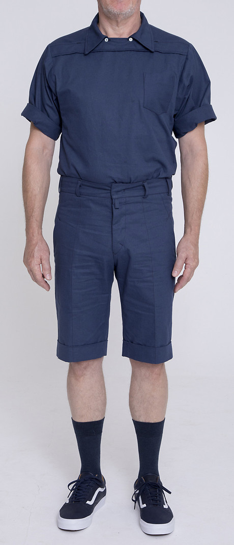 Balcony Shirt über Flat Pants Balcony Shirt über Flat Pants